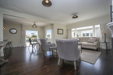 Photo of property in 17 Edward Street, Riverhead, 0820