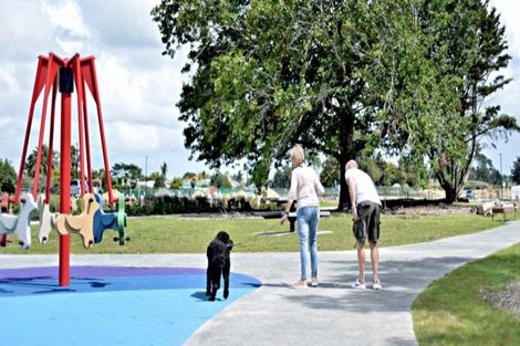 Photo of property in 19 Waituarua Drive, Takanini, 2112