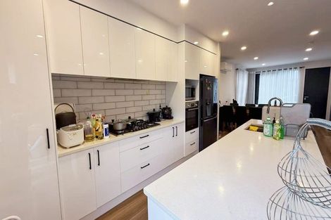 Photo of property in 5 Milenio Crescent, Windsor Park, 0632