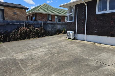 Photo of property in 525 Massey Road, Mangere, Auckland, 2022