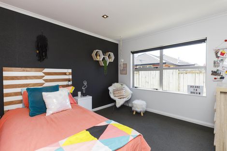 Photo of property in 31 Pegasus Place, Kelvin Grove, Palmerston North, 4414