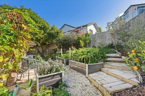 Photo of property in 22a Van Dyke Place, West Harbour, Auckland, 0618