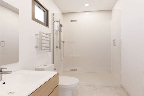 Photo of property in 300 Great North Road, Henderson, Auckland, 0612