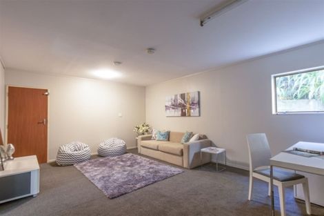 Photo of property in 96 Churton Drive, Churton Park, Wellington, 6037