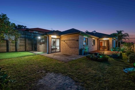Photo of property in 18 Keri Vista Rise, Papakura, 2110