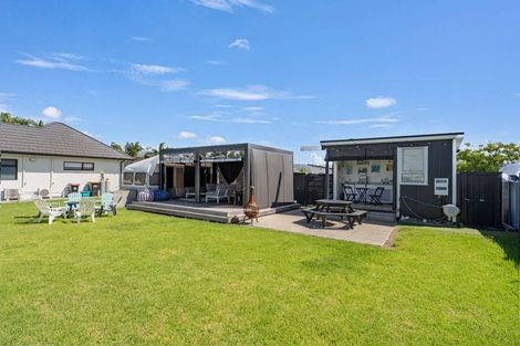Photo of property in 14 Mermaid Place, Whitianga, 3510