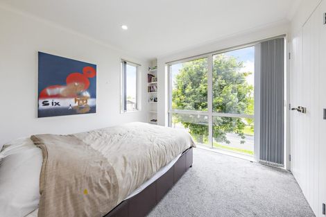 Photo of property in 37 Popokatea Drive, Takanini, 2112