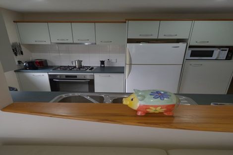 Photo of property in 2/85 Garden Road, Northland, Wellington, 6012