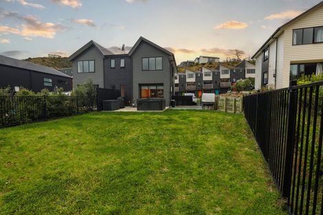 Photo of property in 16 Holystone Road, Whitby, Porirua, 5024