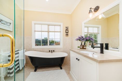 Photo of property in 35 Cashmere Drive, Fitzherbert, Palmerston North, 4410