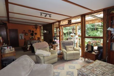 Photo of property in 54 Mahoe Road, Titirangi, Auckland, 0604