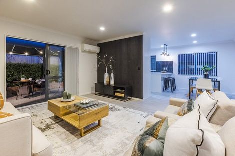 Photo of property in 12 Senator Drive, Manurewa, Auckland, 2105