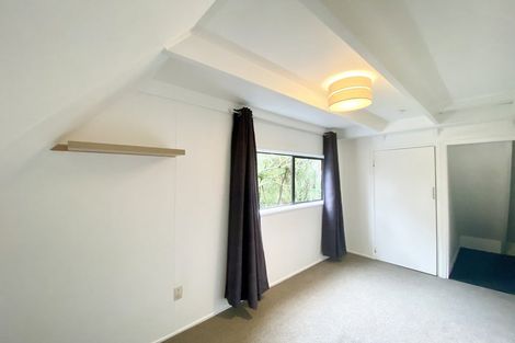 Photo of property in 1/47 Valley View Road, Glenfield, Auckland, 0629