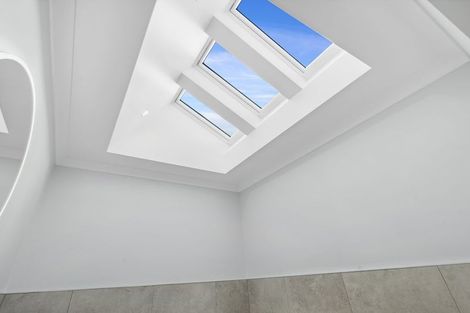 Photo of property in 2 Oakum Road, Whitby, Porirua, 5024