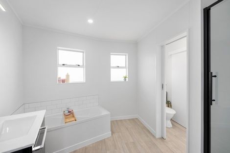 Photo of property in 6a&b Simcox Street, Otaki Beach, Otaki, 5512