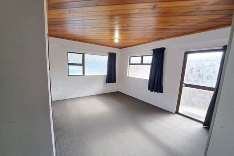 Photo of property in 8e Nevada Drive, Merrilands, New Plymouth, 4312