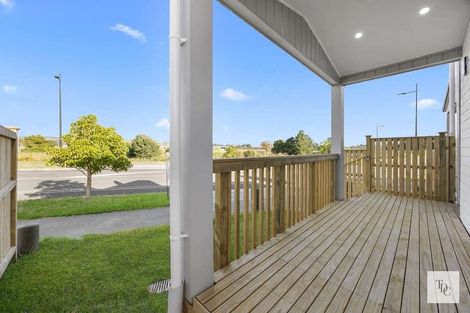 Photo of property in 39 Tributary Parade, Karaka, 2113