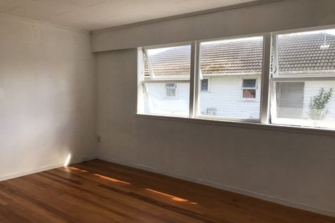 Photo of property in 121 Vodanovich Road, Te Atatu South, Auckland, 0610