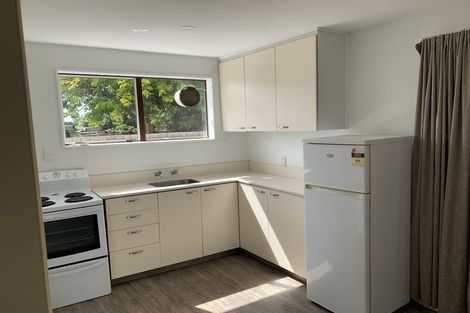 Photo of property in 32 Prestons Road, Redwood, Christchurch, 8051