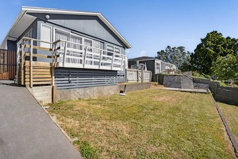 Photo of property in 15 Alberta Road, Glen Avon, New Plymouth, 4312
