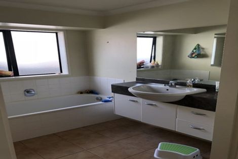 Photo of property in 12a Max Short Drive, Pukekohe, 2120