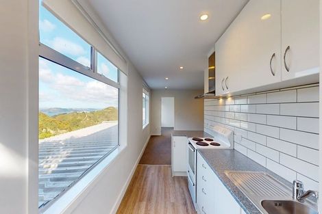 Photo of property in 25f2 Kitchener Terrace, Johnsonville, Wellington, 6037