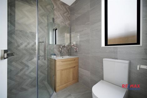 Photo of property in 32 Hari Road, Karaka, 2113