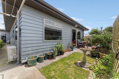 Photo of property in 27a Tukapa Street, Westown, New Plymouth, 4310