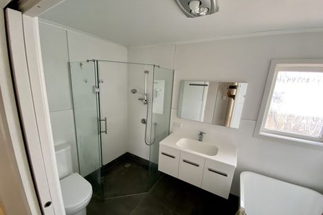 Photo of property in 69 Neil Avenue, Te Atatu Peninsula, Auckland, 0610