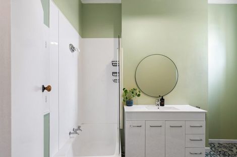 Photo of property in 13 Roslyn Road, Bluff Hill, Napier, 4110