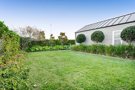 Photo of property in 1 Gleneagles Way, Waiwhakaiho, New Plymouth, 4312