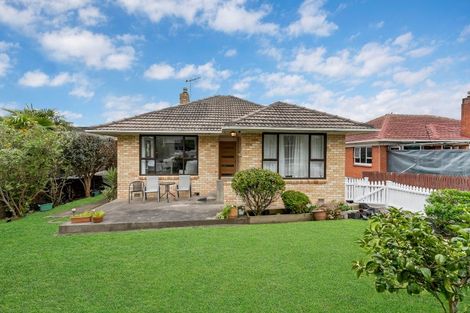 Photo of property in 1/13 Greers Road, Weymouth, Auckland, 2103