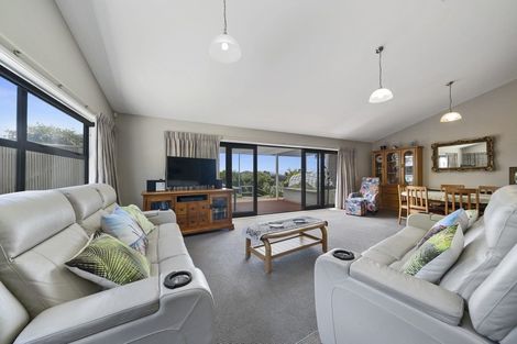 Photo of property in 15 Kahurangi Heights, Aotea, Porirua, 5024