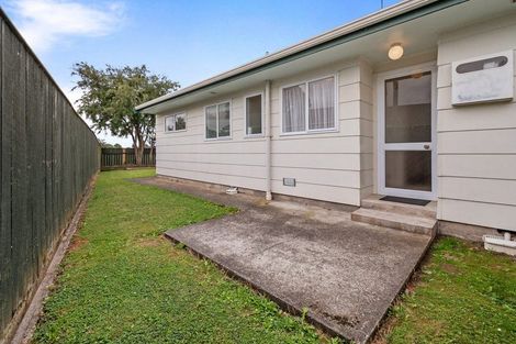 Photo of property in 105 Hillcrest Drive, Kelvin Grove, Palmerston North, 4414