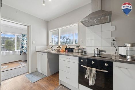 Photo of property in 39 Thurleigh Grove, Karori, Wellington, 6012