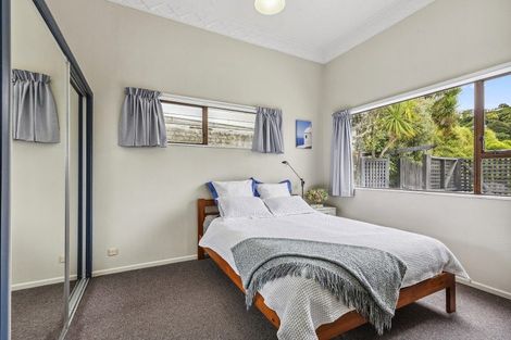 Photo of property in 13 Tanera Crescent, Brooklyn, Wellington, 6021