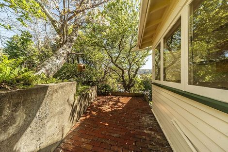 Photo of property in 6 Highland Crescent, Wadestown, Wellington, 6012