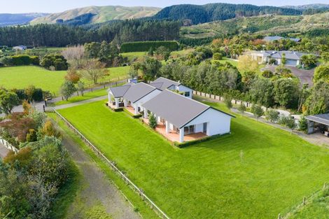 Photo of property in 12 Fleetwood Lane, Turitea, Palmerston North, 4472