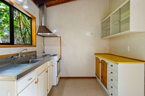 Photo of property in 10 Poplar Road, Stanmore Bay, Whangaparaoa, 0932