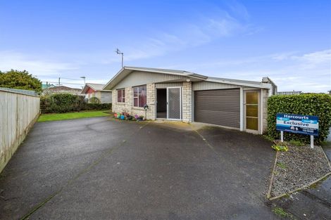 Photo of property in 9 Puriri Street, Hawera, 4610