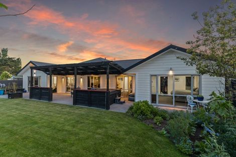 Photo of property in 25 Parsonage Road, Woodend, 7610