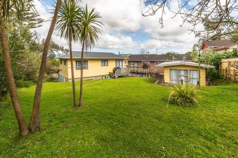 Photo of property in 16 Crompton Road, Massey, Auckland, 0614