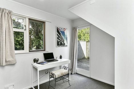 Photo of property in 20 Lincoln Avenue, Tawa, Wellington, 5028