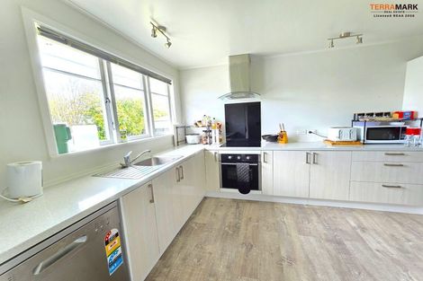 Photo of property in 21 Totara Park Road, Clouston Park, Upper Hutt, 5018