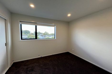 Photo of property in 8/506 Glenfield Road, Bayview, Auckland, 0629