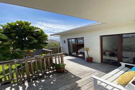 Photo of property in 2/21 Scarboro Terrace, Murrays Bay, Auckland, 0630