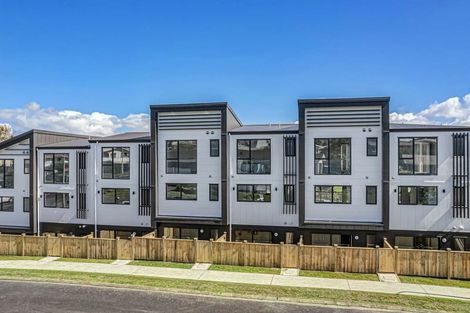Photo of property in 27 Carole Crescent, Pakuranga, Auckland, 2010