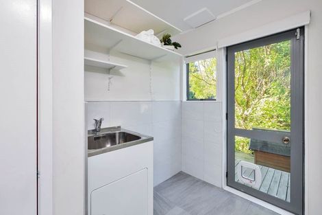 Photo of property in 215 Kaipara Road, Papakura, 2582