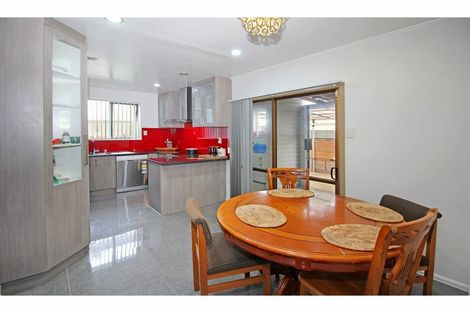 Photo of property in 3/4 Oxford Road, Manurewa, Auckland, 2102