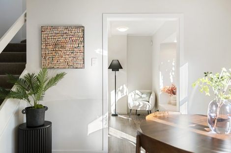 Photo of property in 2/5 Stanley Avenue, Milford, Auckland, 0620